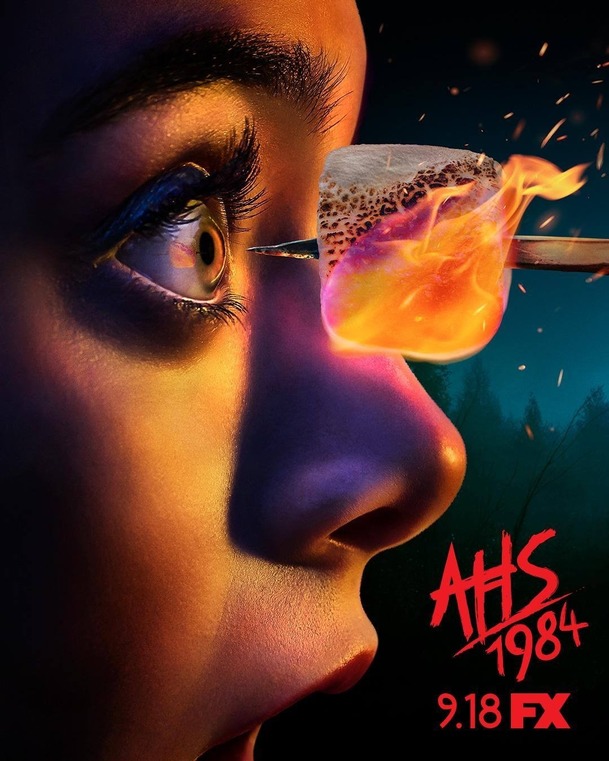 American Horror Story 1984: V nových teaserech zabiják číhá za každým rohem | Fandíme serialům