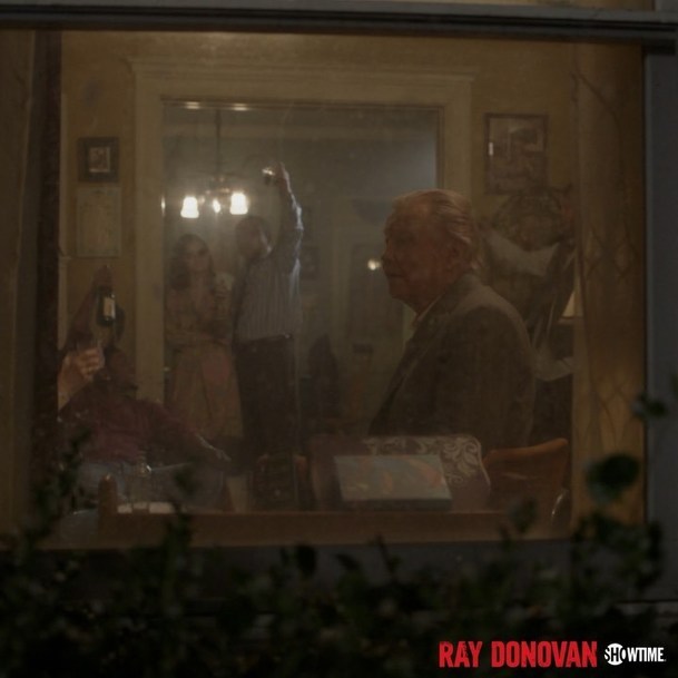 Ray Donovan: Tvůrci se zrušením série nepočítali, prozradili, co měli pro fanoušky do budoucna připraveno | Fandíme serialům