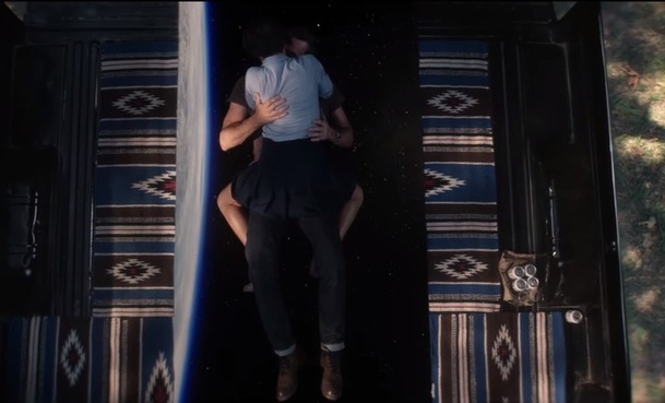 Lucy in the Sky: Cesty do vesmíru jsou v novém traileru pro Natalie Portman droga | Fandíme filmu