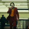 Joker: Joaquin Phoenix poodhaluje svůj šílený herecký výkon ve finálním traileru | Fandíme filmu