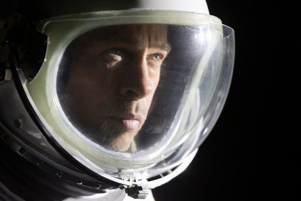 Recenze: Ad Astra: Brad Pitt si zoufá uprostřed vesmírné nicoty | Fandíme filmu