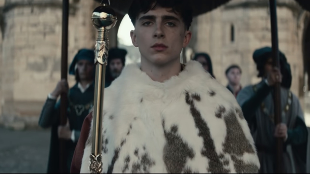 The King: Timothée Chalamet v roli anglického krále se ukazuje ve finálním traileru | Fandíme filmu