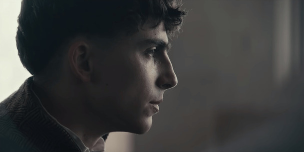 The King: Timothée Chalamet v roli anglického krále se ukazuje ve finálním traileru | Fandíme filmu