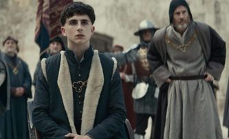 The King: Trailer na historické drama slibuje mix Hry o trůny se Shakespearem v moderním kabátě | Fandíme filmu