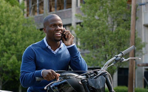 Kevin Hart, známý herec a častý spolupracovník The Rocka, se zranil při vážné autonehodě | Fandíme filmu