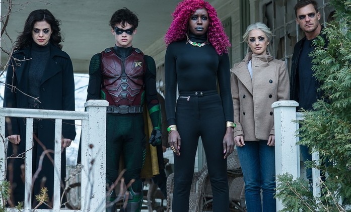 Titans: 2. řada je tady, přináší do televize Bruce Waynea, ne Batmana | Fandíme seriálům