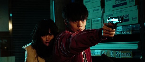 First Love: Japonský úchyl Takashi Miike natočil romanci...plnou krve a černého humoru | Fandíme filmu