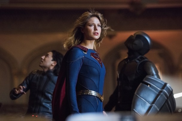Supergirl: První teaser a fotky z 5. série | Fandíme serialům