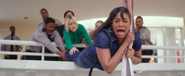 Like a Boss: Tiffany Haddish a Rose Byrne se v traileru tváří, že vřískání = humor | Fandíme filmu