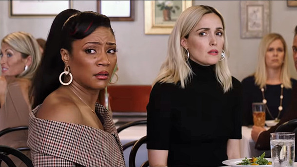 Like a Boss: Tiffany Haddish a Rose Byrne se v traileru tváří, že vřískání = humor | Fandíme filmu