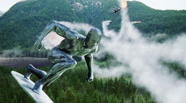 Silver Surfer: Marvel údajně připravuje příběh vesmírného bouráka | Fandíme filmu