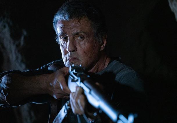 Rambo 5: Závěrečný trailer naplno představuje brutalitu filmu | Fandíme filmu