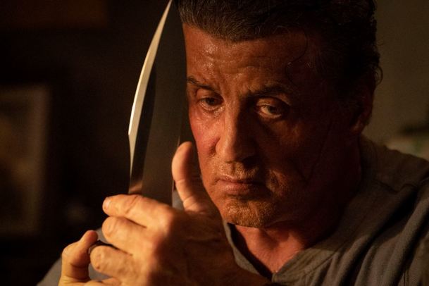 Rambo 5: Závěrečný trailer naplno představuje brutalitu filmu | Fandíme filmu
