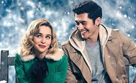 Last Christmas: Emilia Clarke v novém traileru představuje apatickou hrdinku, kterou zachrání zpěv a láska | Fandíme filmu