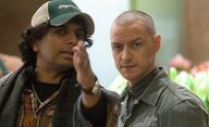 M. Night Shyamalan slibuje, že jeho nové filmy budou temné, divné a riskantní | Fandíme filmu