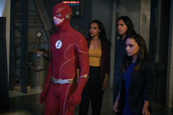 Flash: Než propukla krize, jednalo se o 8. a 9. řadě | Fandíme serialům