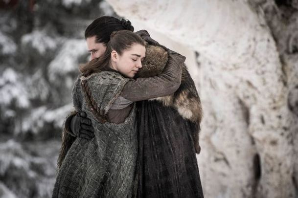 V prapůvodní verzi Hry o trůny se podle Martina do sebe měli zamilovat Arya a Jon Snow | Fandíme serialům