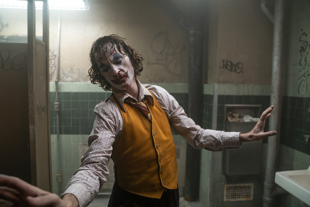 Joker: Vzniku filmu málem zabránily pyžama s Jokerem | Fandíme filmu