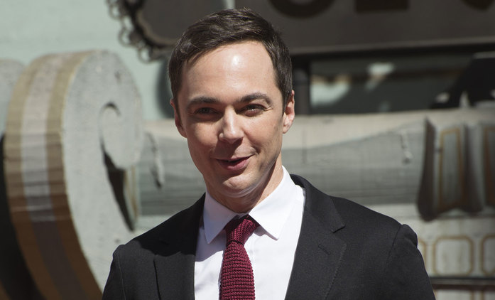 Equal: Představitel Sheldona a "otec" seriálů z Arrowverse chystají dokumentární sérii o homosexuální komunitě | Fandíme seriálům