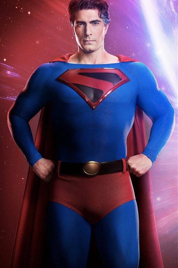 Crisis on Infinite Earths: Brandon Routh na sebe po letech znovu oblékl kostým Supermana | Fandíme serialům