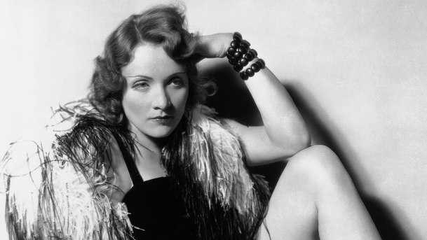 Marlene Dietrich znovu ožije v chystaném seriálu, aneb co chystá Ryan Murphy | Fandíme serialům