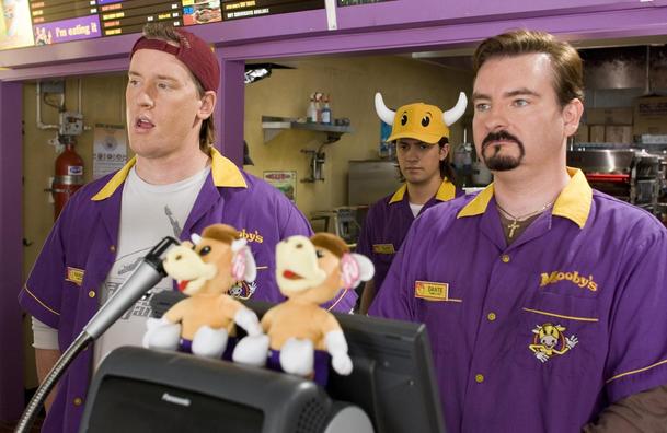 Clerks 3 budou vycházet ze zkušenosti, kdy Kevin Smith zažil srdeční infarkt | Fandíme filmu