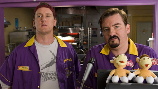 Clerks 3 budou vycházet ze zkušenosti, kdy Kevin Smith zažil srdeční infarkt | Fandíme filmu