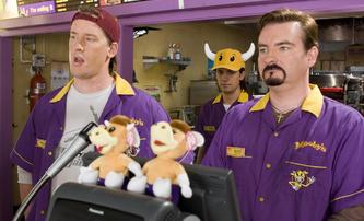 Clerks 3 budou vycházet ze zkušenosti, kdy Kevin Smith zažil srdeční infarkt | Fandíme filmu