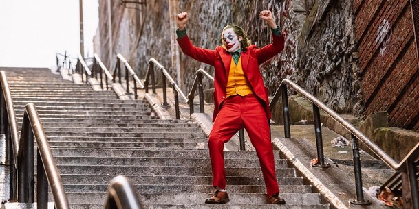Recenze: Joker - Joaquin Phoenix září v příběhu o zrození sociopata | Fandíme filmu