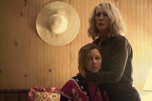 Halloween Kills: Pomlácená Jamie Lee Curtis na první fotce z natáčení | Fandíme filmu