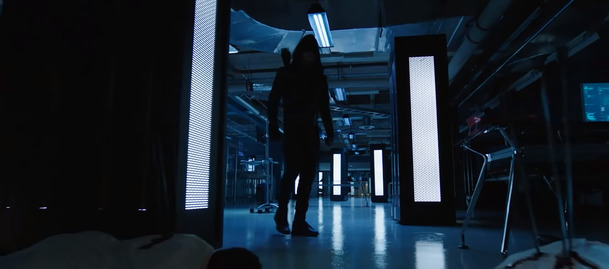 Arrow: V závěrečné sérii se historie znovu opakuje. Je tu trailer | Fandíme serialům
