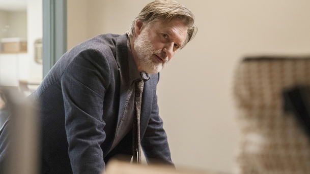 The Sinner: Bill Pullman řeší další podivnou záhadu v traileru ke 3. řadě | Fandíme serialům