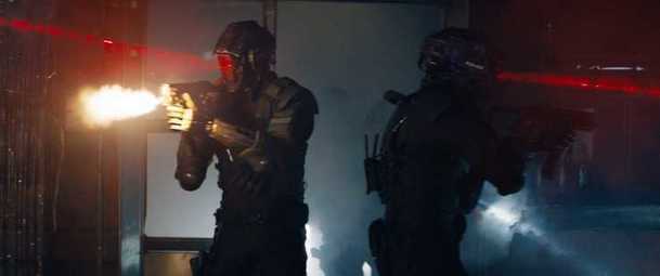 Code 8: Bratři Amellové v novém traileru na sci-fi se superschopnostmi | Fandíme filmu