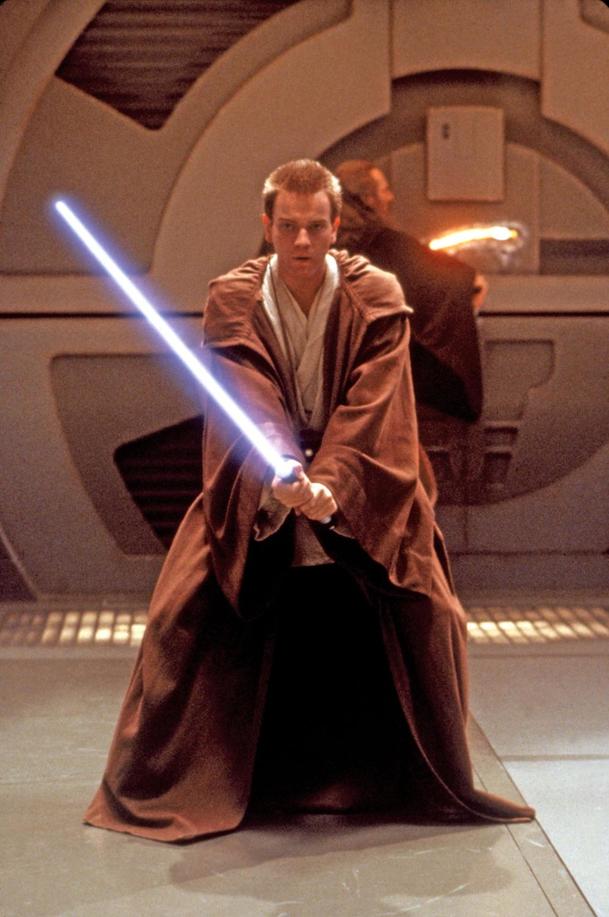 Ewan McGregor se připravuje na seriál o Obi-Wanu Kenobim sledováním Mandaloriana | Fandíme serialům