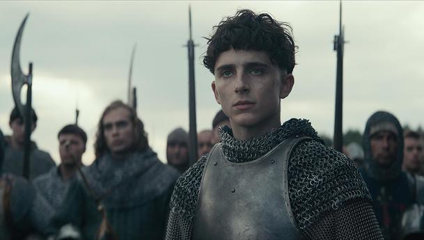 The King: Timothée Chalamet v roli anglického krále se ukazuje ve finálním traileru | Fandíme filmu