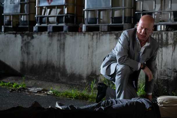 Trauma Center: Bruce Willis řeší vraždu parťáka a snaží se ochránit klíčovou svědkyni | Fandíme filmu