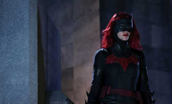 Batwoman: Herečce Ruby Rose hrozilo po kaskadérském zranění ochrnutí | Fandíme seriálům