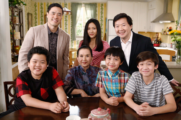 Řádí seriálová "smrtka", stopku dostalo oživené Beverly Hills 90210 i sitcom Huangovi v Americe | Fandíme serialům