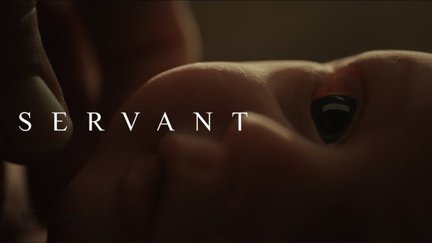 Servant: Hlavním "hrdinou" nového traileru na sérii od Shyamalana je děsivá panenka | Fandíme serialům