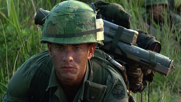 Forrest Gump: Tom Hanks musel zaplatit natáčení legendární scény ze své kapsy | Fandíme filmu