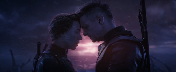 Avengers: Endgame: V alternativní verzi se místo Black Widow obětoval Hawkeye | Fandíme filmu