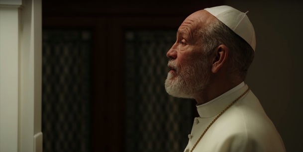The New Pope: HBO odhalilo, kdy se vrátí papež v miniaturních plavečkách | Fandíme serialům