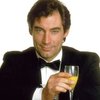 Podle studie je James Bond prokazatelný alkoholik | Fandíme filmu