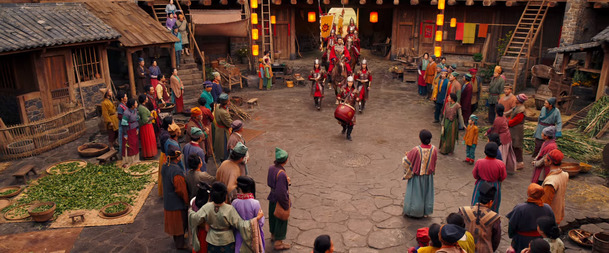 Mulan: Disney čelí kritice, v titulcích děkuje správcům převýchovných táborů | Fandíme filmu