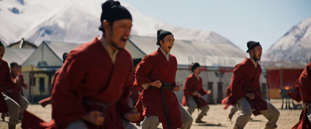 Mulan: Disney skládá zbraně, obří mega film jde v části světa rovnou na internet | Fandíme filmu
