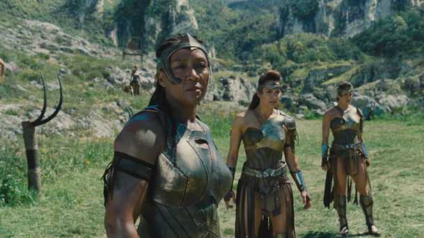 Film zaměřený výhradně na Amazonky má vyplnit pauzu mezi Wonder Woman 2 a 3 | Fandíme filmu