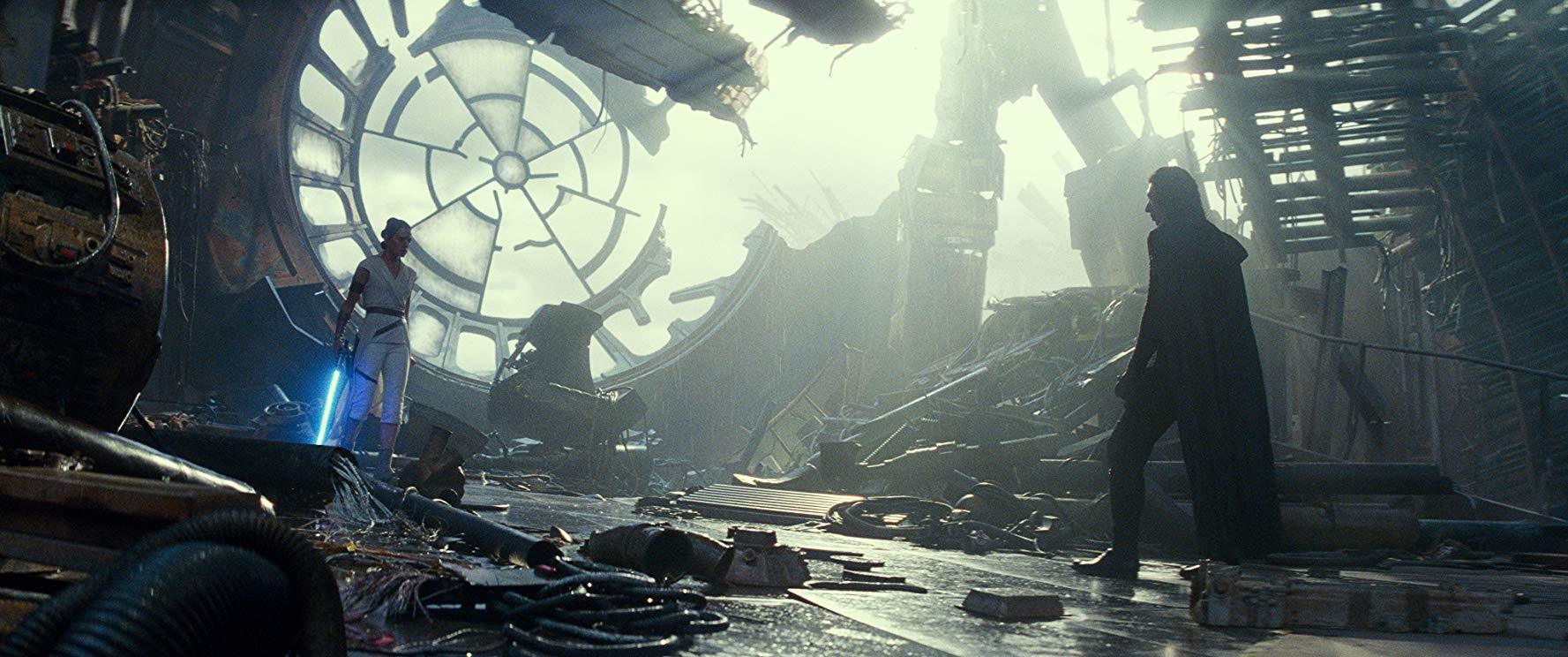 Box Office: Po slabých recenzích čekaly Vzestup Skywalkera slabší tržby | Fandíme filmu
