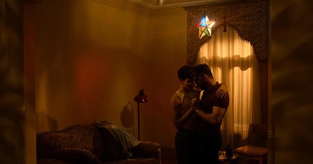 Little America: Tvůrci komedie Pěkně blbě pomohli natočit seriál o životě imigrantů | Fandíme serialům