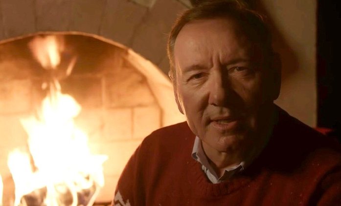 Kevin Spacey v podivném videu přeje veselé Vánoce | Fandíme filmu