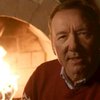 Kevin Spacey v podivném videu přeje veselé Vánoce | Fandíme filmu